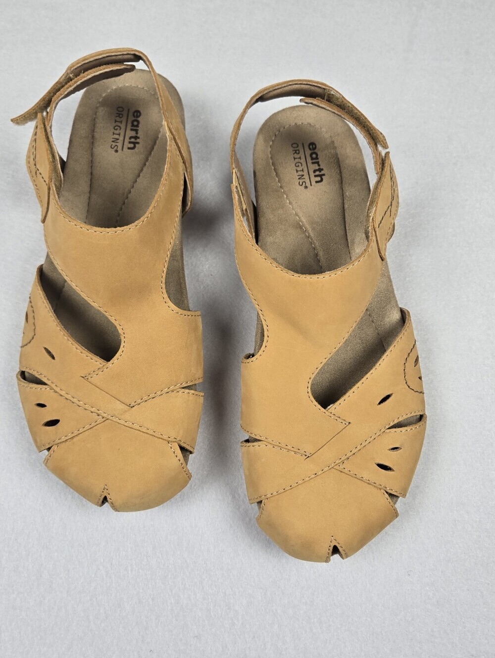Earth Origins Women's Gold/Yellow Leather Strap Hook & Loop Flat Sandals Sz 10M